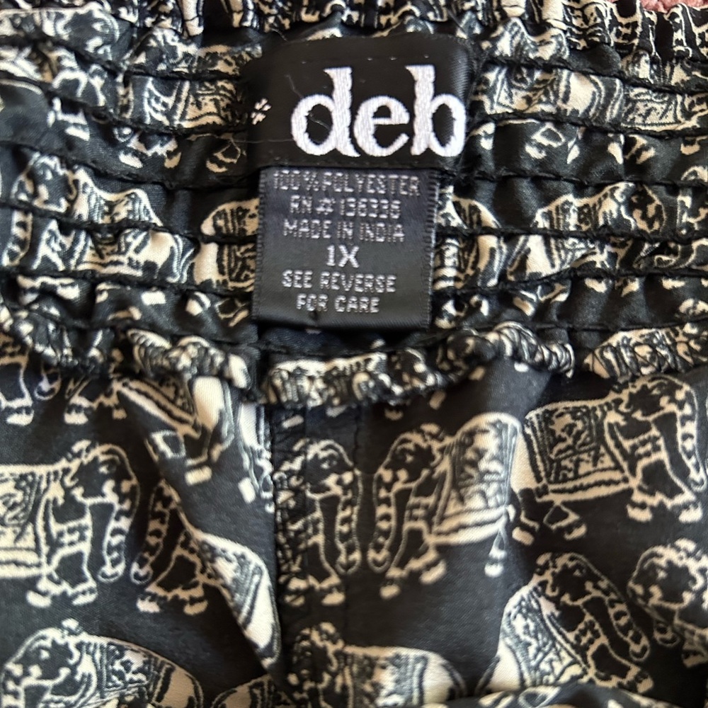 Elephant Shorts - Picture 2 of 2